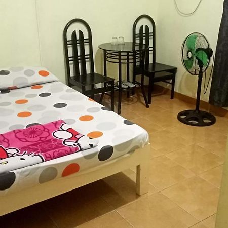 Belen Favila Transient Rooms Near Airport Terminal 3 Manilla Buitenkant foto