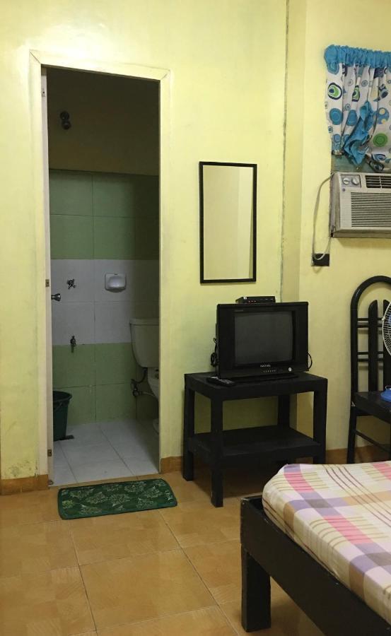 Belen Favila Transient Rooms Near Airport Terminal 3 Manilla Buitenkant foto